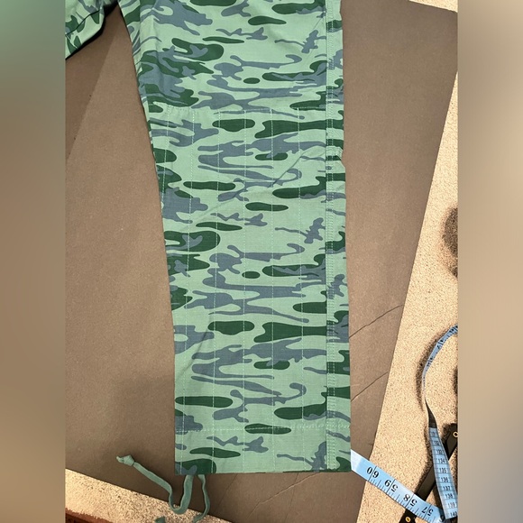 Undefeated Camo Tactical Pants NWT Size 30 - Picture 9 of 14